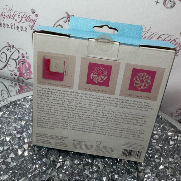 Martha Stewart Crafts Abstract Heart Design Cut&Fold Punch Scrapbook NEW 4295001 - Picture 3 of 5